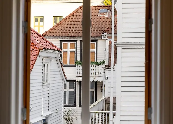 Family - Well Equipped And Newly Renovated *