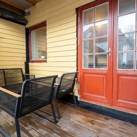 Family - Well Equipped And Newly Renovated Lägenhet *