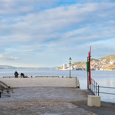 Central Family Apartment - Well Equipped And Newly Renovated Bergen